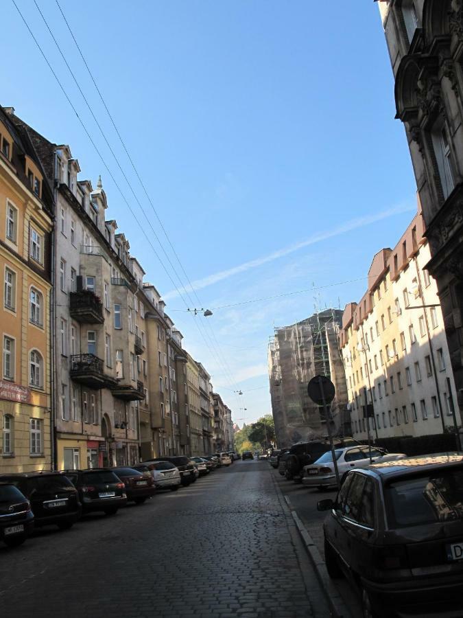 Apartament By The Way Lägenhet Wrocław Exteriör bild