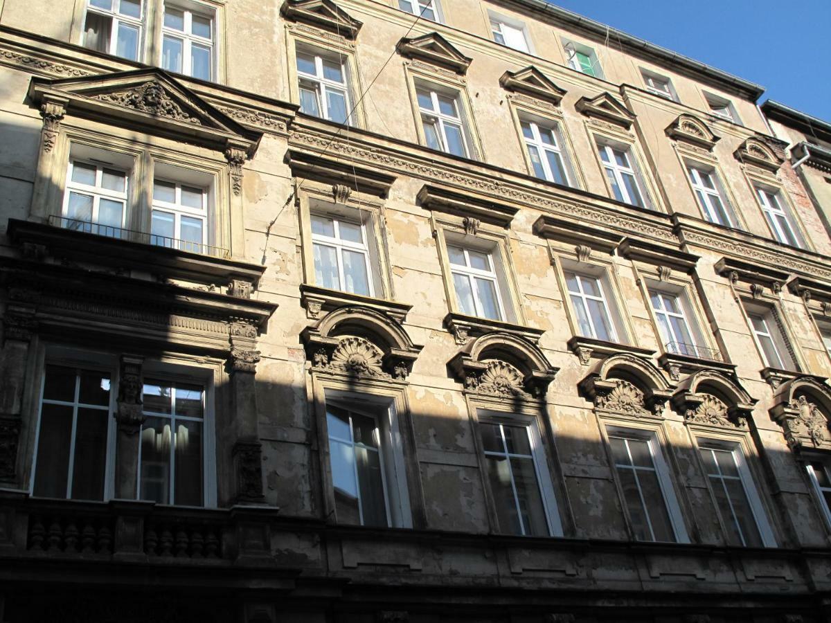 Apartament By The Way Lägenhet Wrocław Exteriör bild